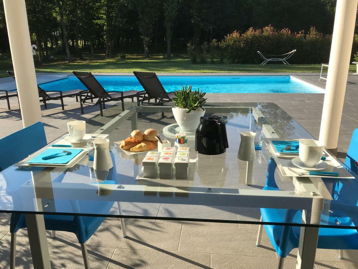 Domaine Georges V Bed and Breakfast Saint-Junien Exteriör bild